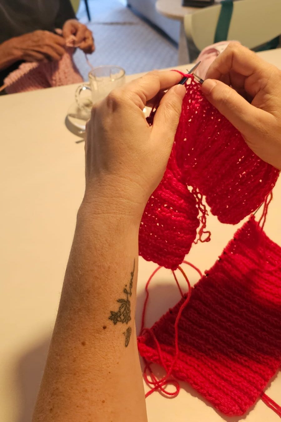 Na quarta passada, começamos o grupo. Éramos eu e a Dione, que eu ainda não conhecia, mas com quem já deixei vários assuntos para serem retomados. (Foto: Juliana Sleutjes)